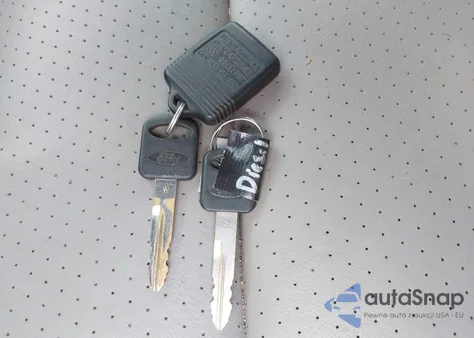 2001 Ford F-350 Lariat/Xl/Xlt из США, поврежденный, VIN 1FTSX31F11EC74403